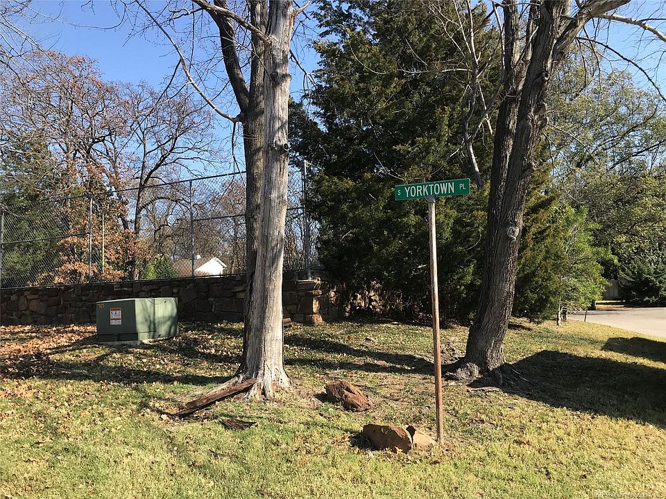 2nd image of 4719 S Yorktown Pl
