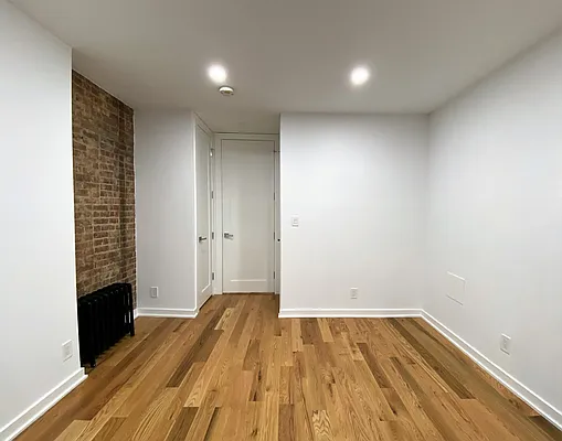 Rented by Corcoran | media 17