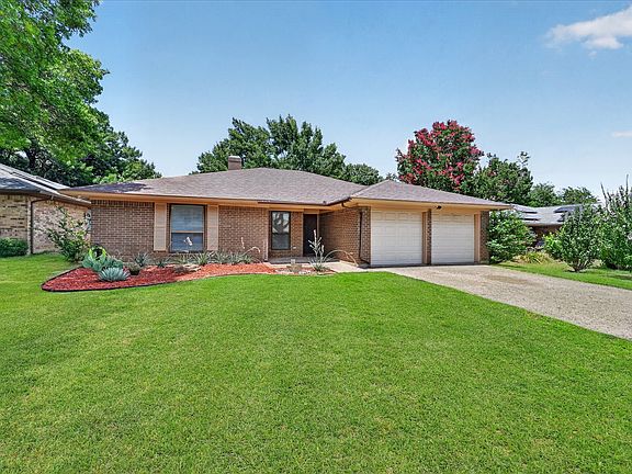 2nd image of 3520 Willowbrook Dr