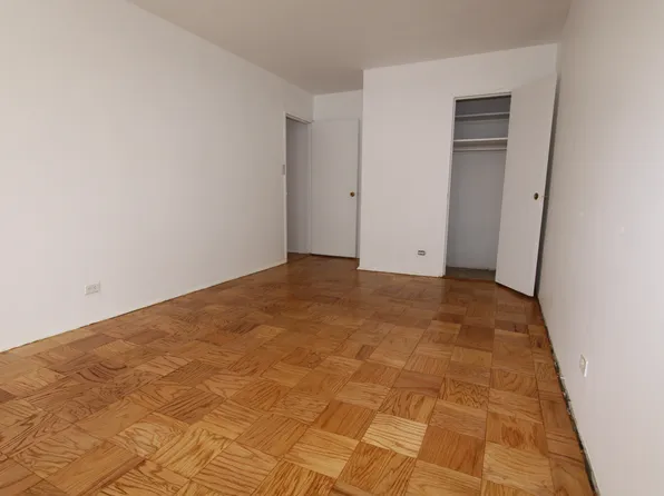 264 East Broadway image 10 of 17