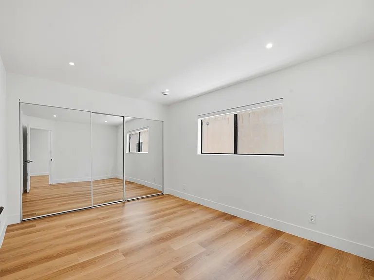 TALA Local at 832 Croft — Photo 17