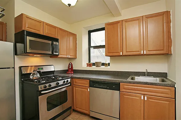 Sold by Corcoran | media 27