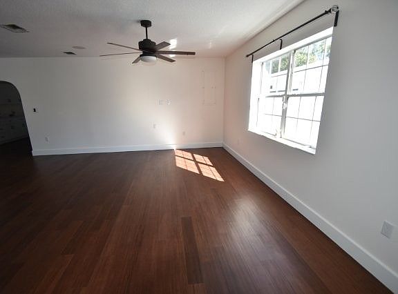 4th image of 2918 10th St N