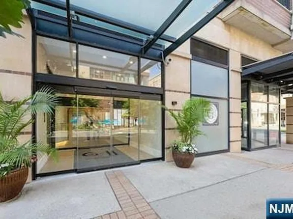 20 Avenue At Port Imperial APT 212, West New York, NJ 07093