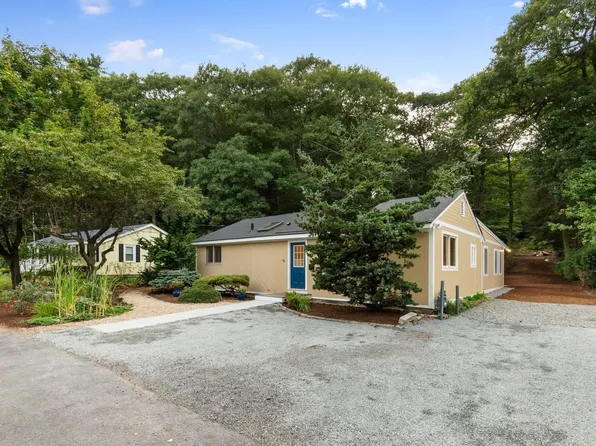 96 Old Essex Rd, Manchester, MA 01944