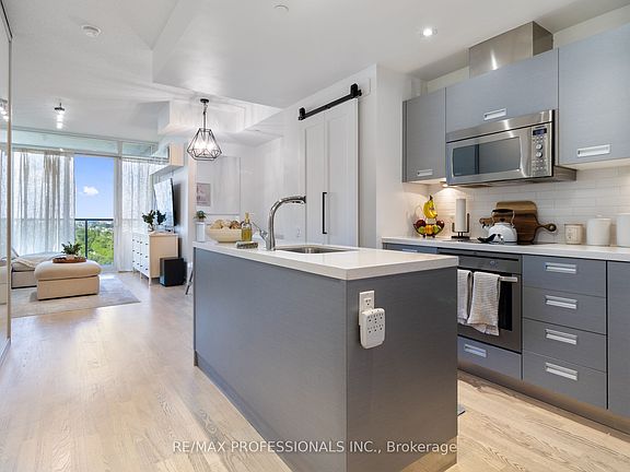 3rd image of 88 Park Lawn Rd #1502