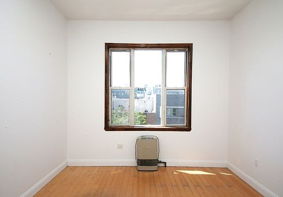 4th image of 1362 Dekalb Ave #4L