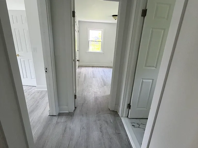 52-54 Carmel St — Photo 11