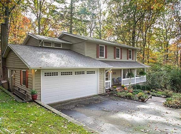 2nd image of 9 Timberlane Dr