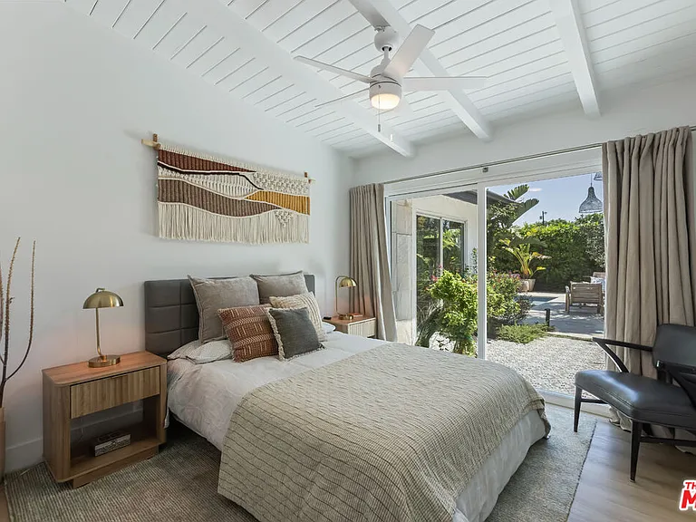 7442 Capps Ave — Photo 41
