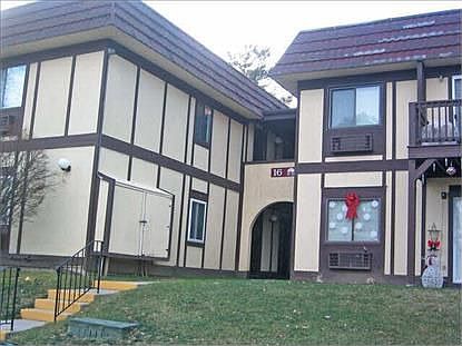2nd image of 16 Club House Dr Unit 3D