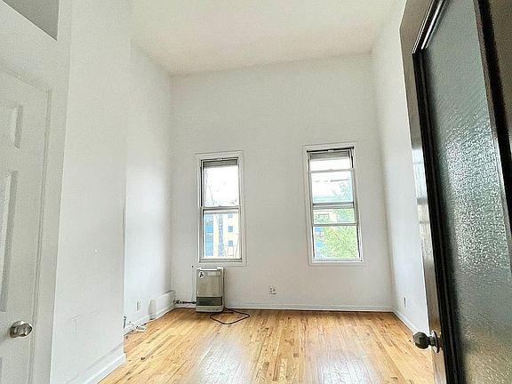 4th image of 169 Troutman St APT 3R
