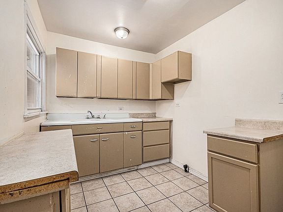 5th image of 3223 N Osage Ave