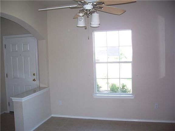 4th image of 205 Saul St