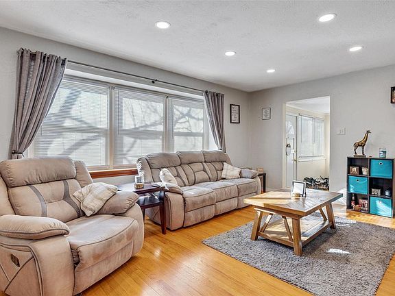 3rd image of 9221 Arrow Dr