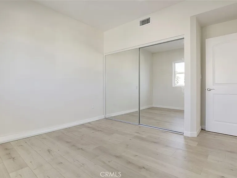 7408 Radford Ave — Photo 14
