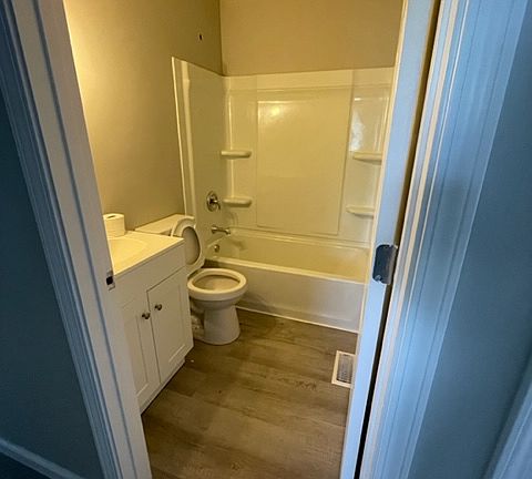 3rd image of 491 Diven Ln