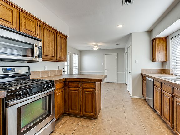 3rd image of 1912 Smith Dr