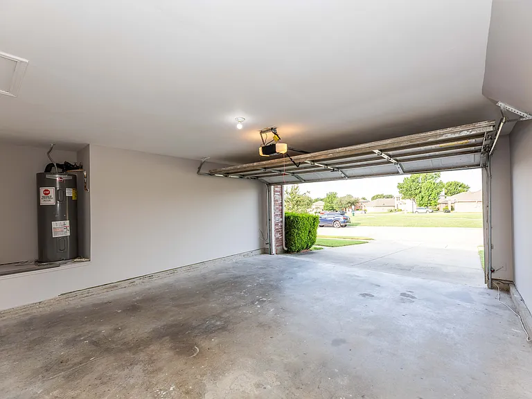 12870 Gillon Dr — Photo 29