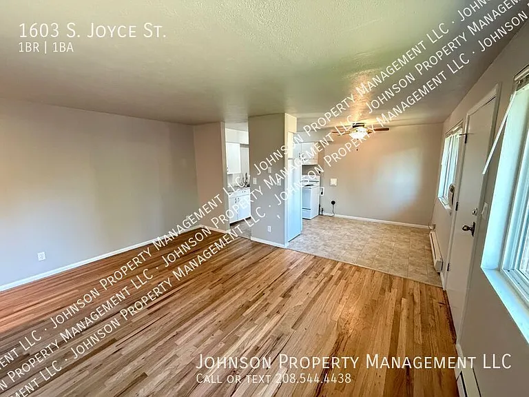 1603 S Joyce St — Photo 8