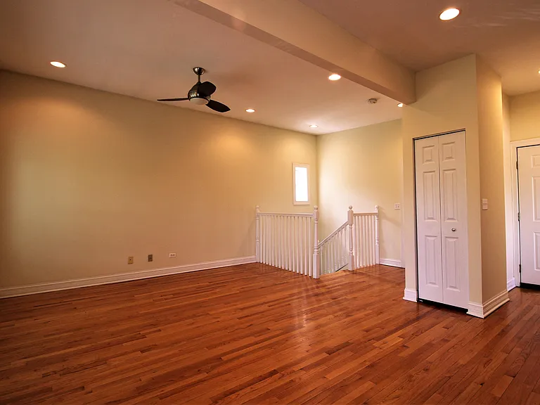 4954 N Christiana Ave — Photo 8