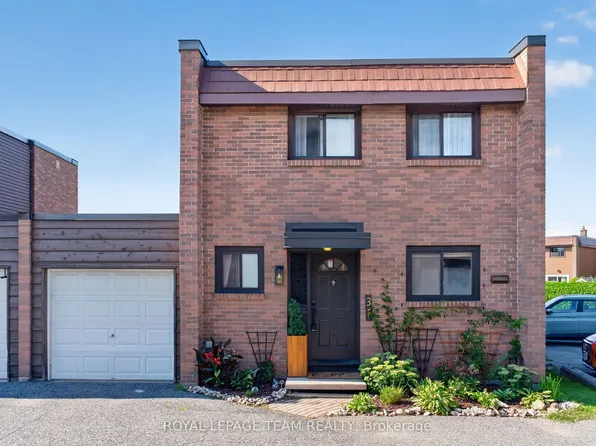 3 Arnold Dr #F, Ottawa, ON K2H 6V6