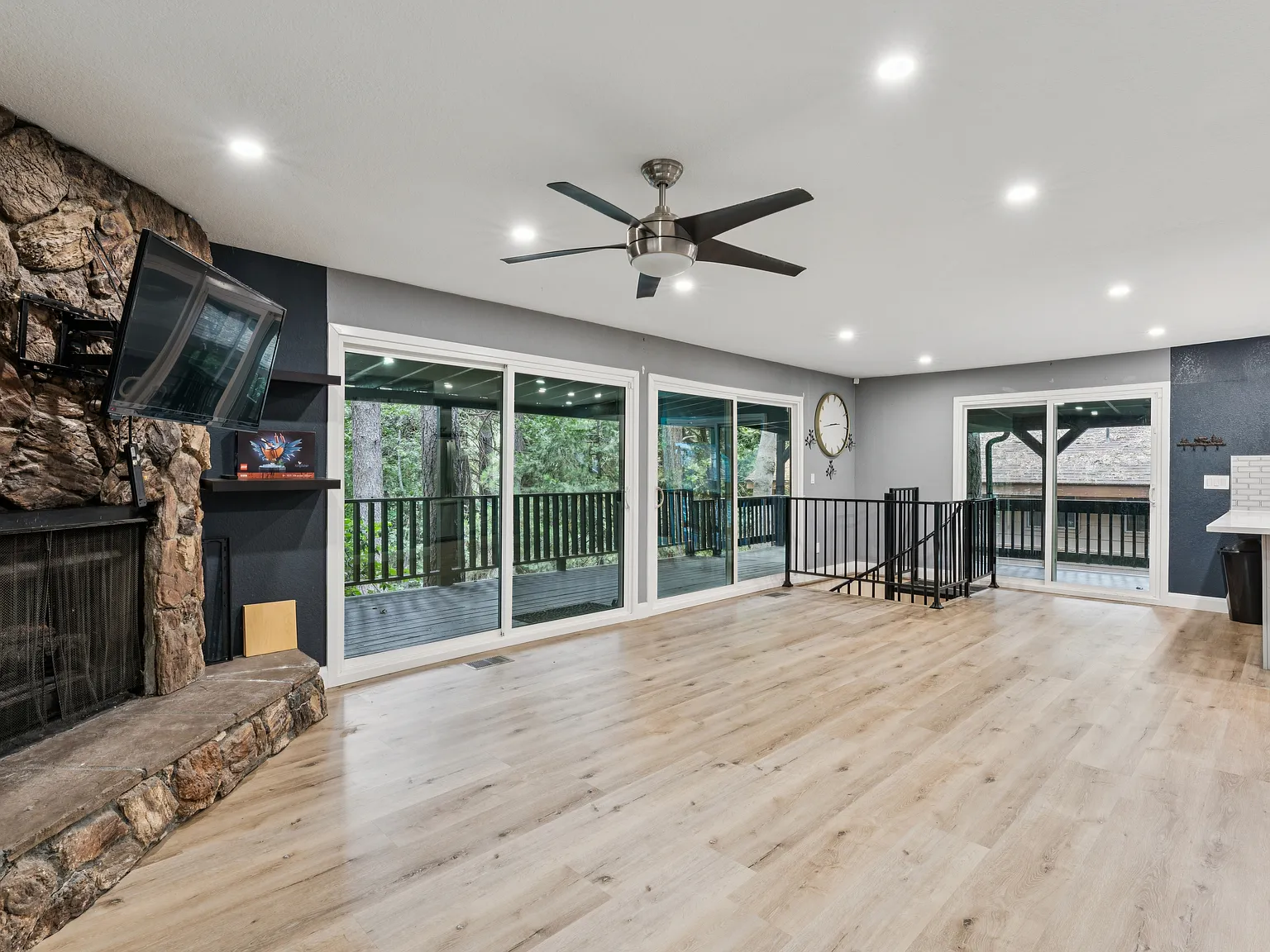 3 bed, 1200 sqft, $2,400 — Photo 4