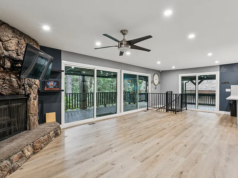 893 Sierra Vista Dr — Photo 4