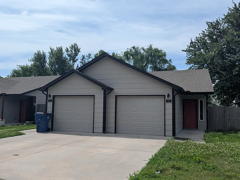 3703 W Saint Louis Ave — Photo 1