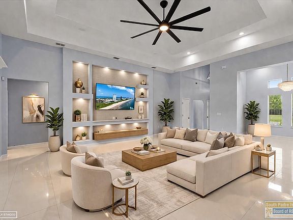 2nd image of 914 Palm Blvd