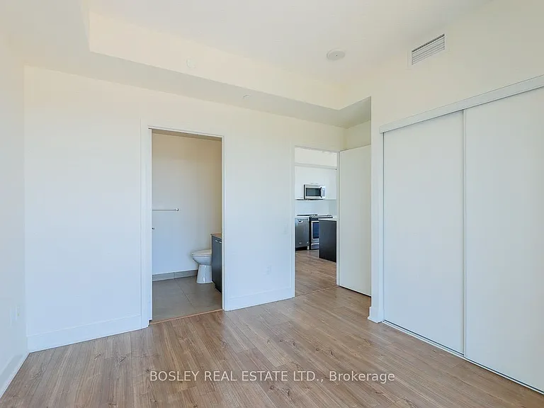 30 Roehampton Ave #3403 — Photo 20