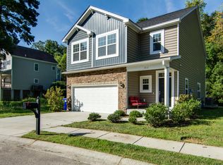 1917 Chestnut Oak Ln, Charleston, SC 29414