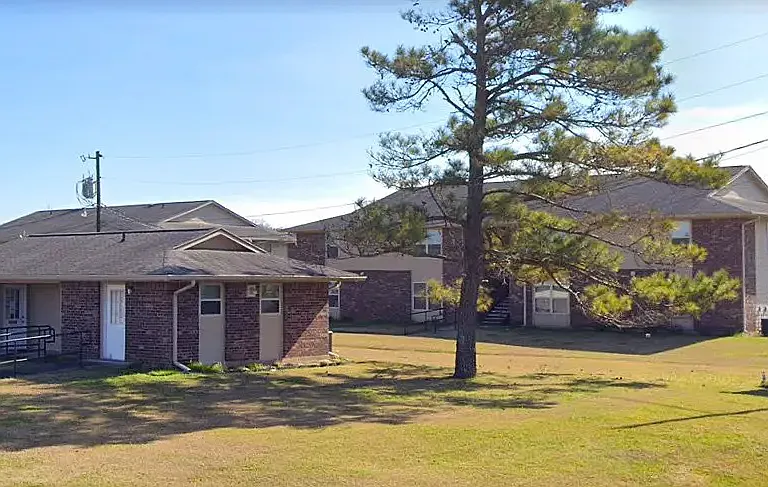 1008 Cottonwood Loop — Photo 1