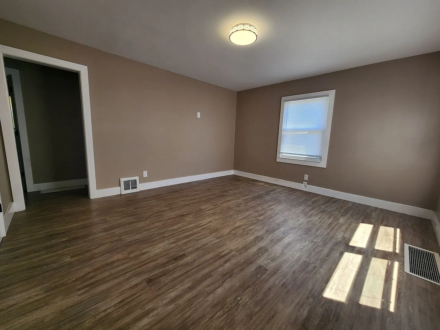 Spacious 2-Bedroom, 1-Bathroom Home Available Now!! — Photo 3