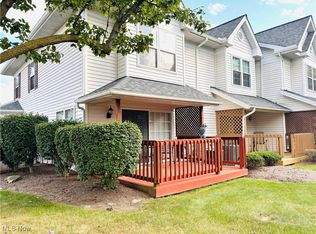 6736 Rockridge Ct, Middleburg Heights, OH 44130