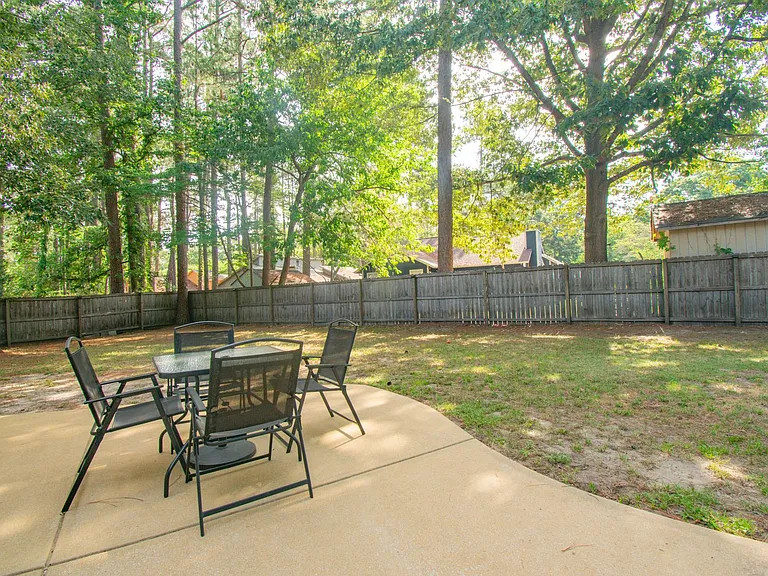 513 Andrea Ct — Photo 22