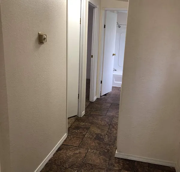 503 Uhland Rd — Photo 11