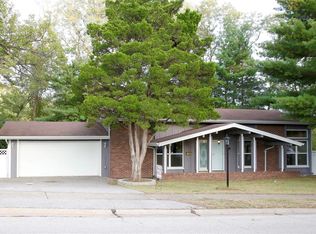 1598 Knollway Dr, Saint Louis, MO 63135