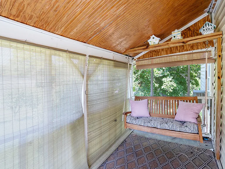 215 Wilson St — Photo 29