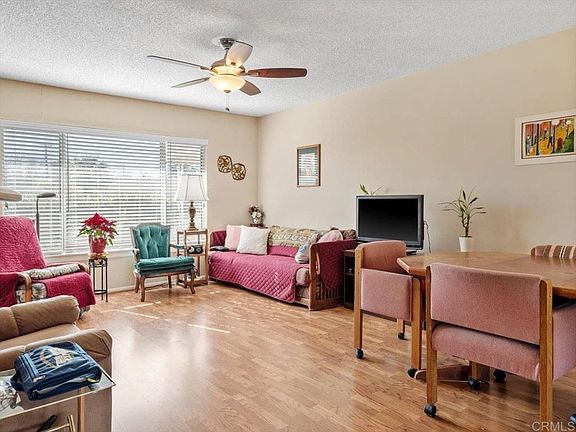 4th image of 28540 Skokie Ct