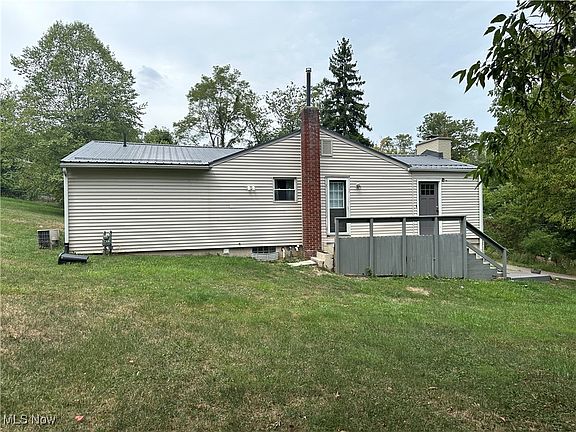 3rd image of 198 Crawford Ave