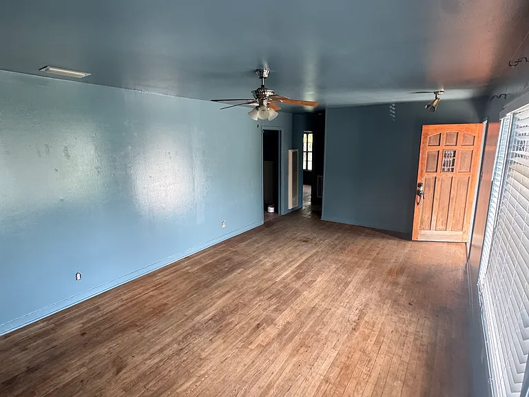 809 Loma St — Photo 10