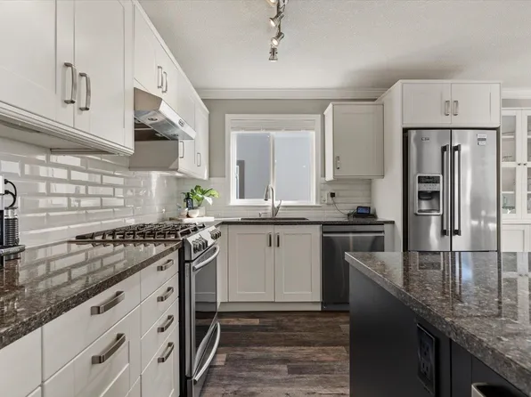 8590 Sunrise Dr #11, Chilliwack, BC V2R 3Z4