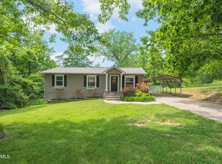 709 W Ridgecrest Dr, Kingston, TN 37763