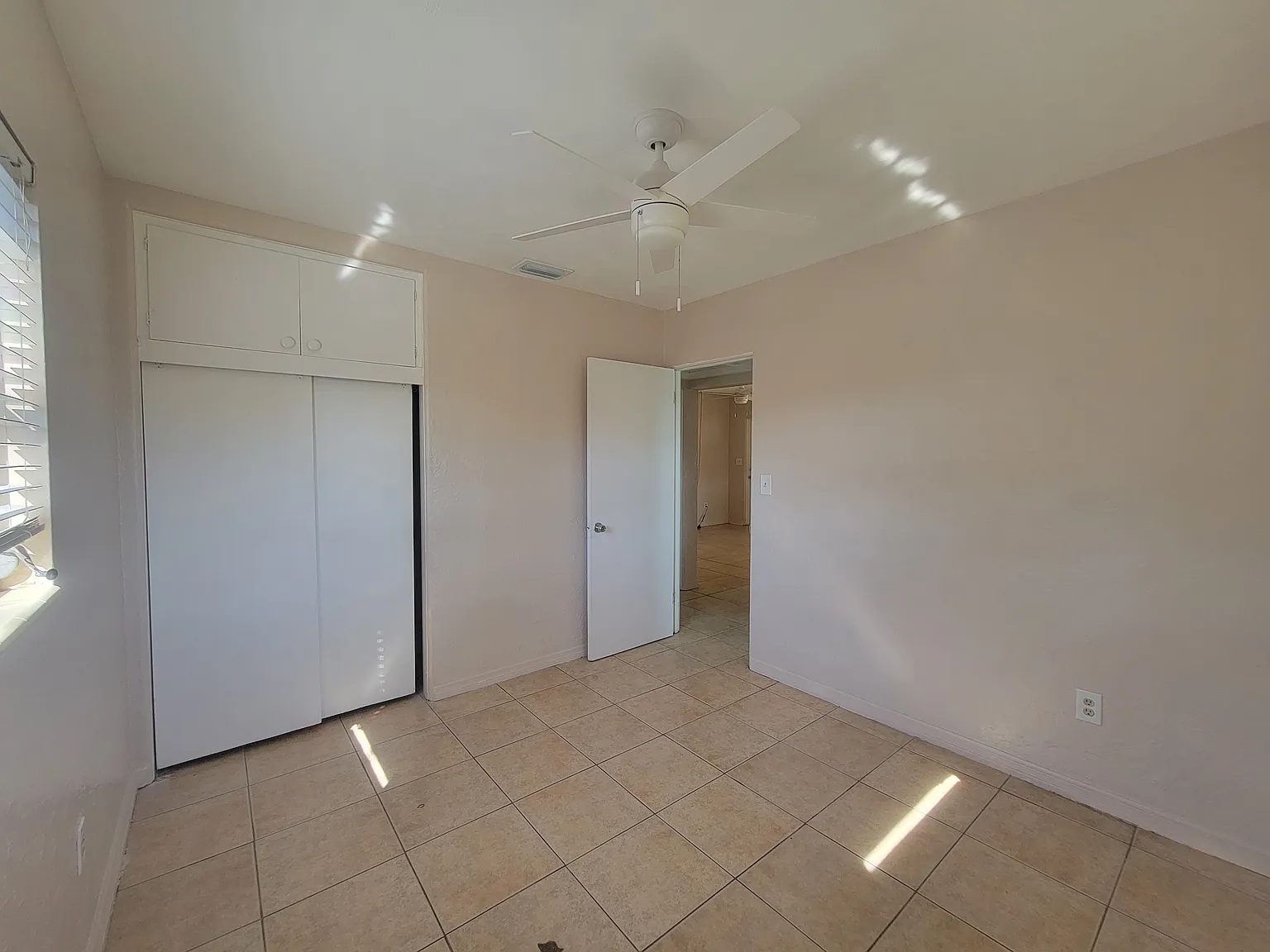 2 bed, 928 sqft, $2,100 — Photo 2