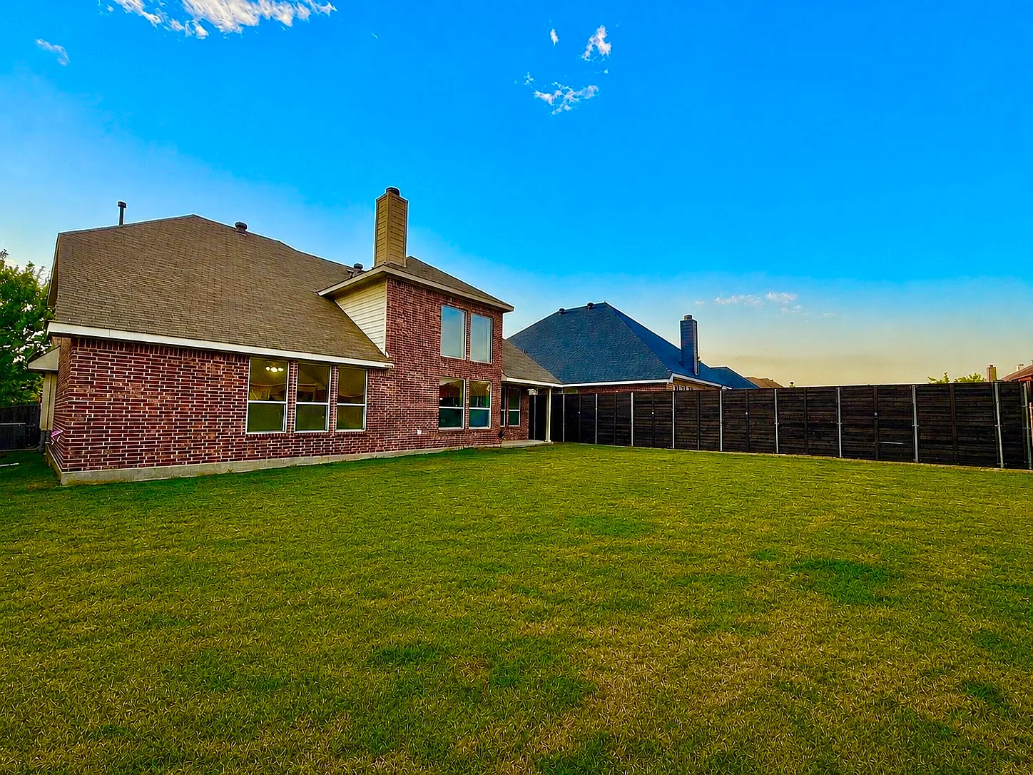4 bed, 3.5 bath, 3060 sqft, $2,950 — Photo 2