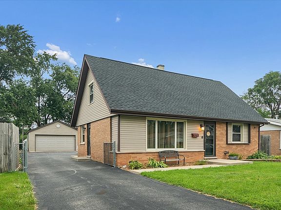 2nd image of 5230 Pleasant Ln