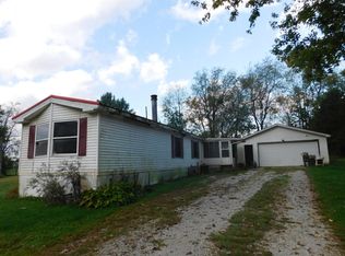 16822 Runyon Rd, Buchanan, MI 49107