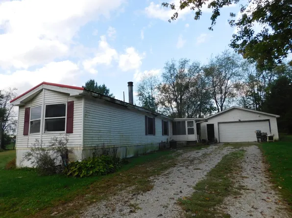 16822 Runyon Rd, Buchanan, MI 49107