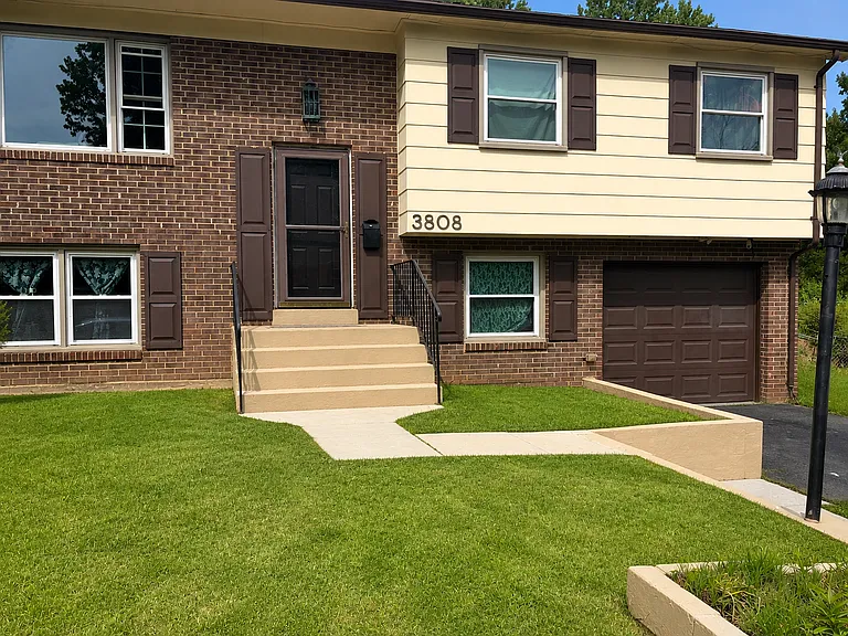 3808 Danbury Ct — Photo 1